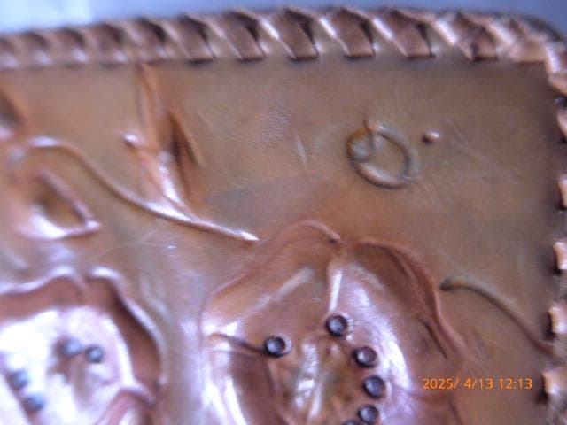 貴重、文化勲章受章の皮革工芸家　大久保婦久子の和服用のバッグ　個展に出品したもの