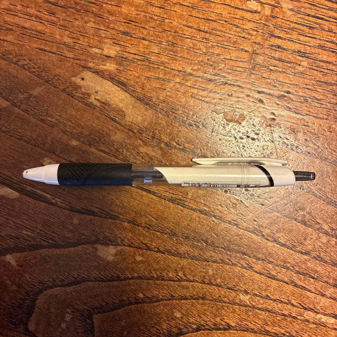 ボールペン本体 ホワイトとブラック