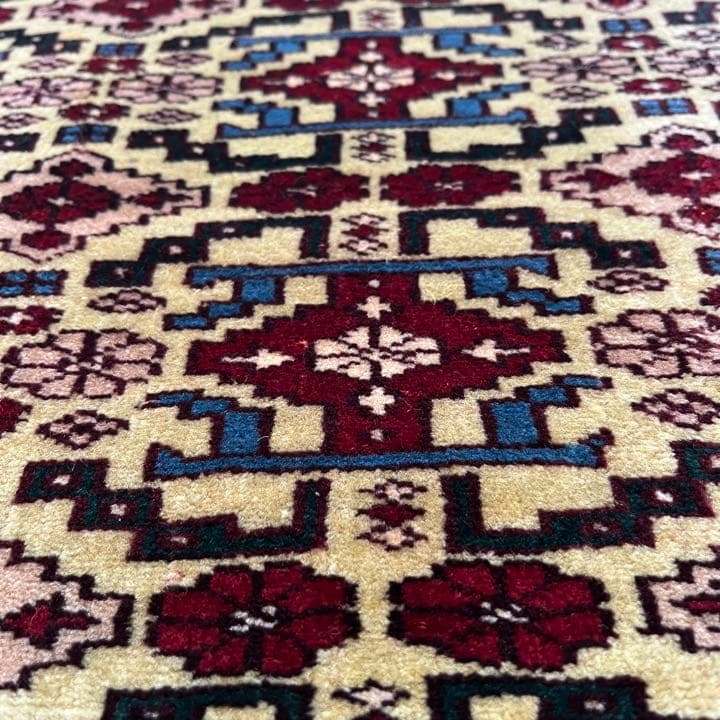 【新品未使用】パキスタン産 絨毯 手織り ブハラ ペルシャ