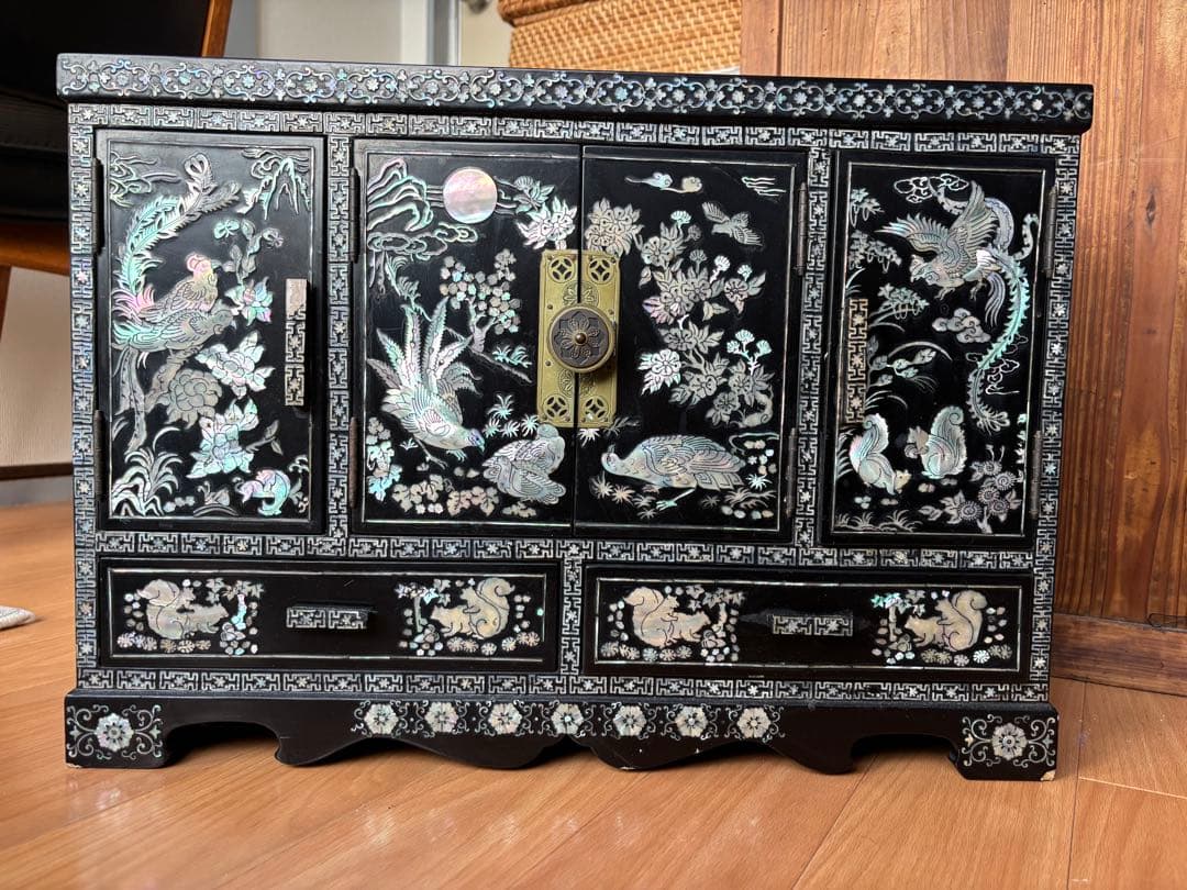 螺鈿細工 観音扉 棚 ビンテージ インテリア　中国 アンティーク 家具