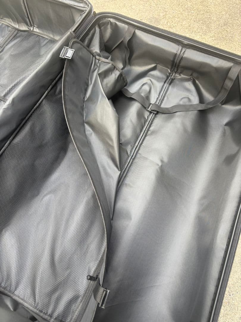 大容量特大LLサイズ　スーツケース　鏡面加工デザインシルバー32インチ150 L