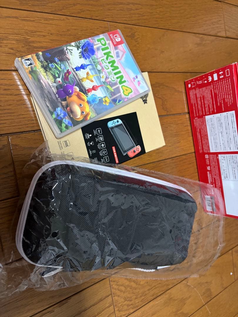 Nintendo Switch ネオンブルー/レッド + Pikmin 4