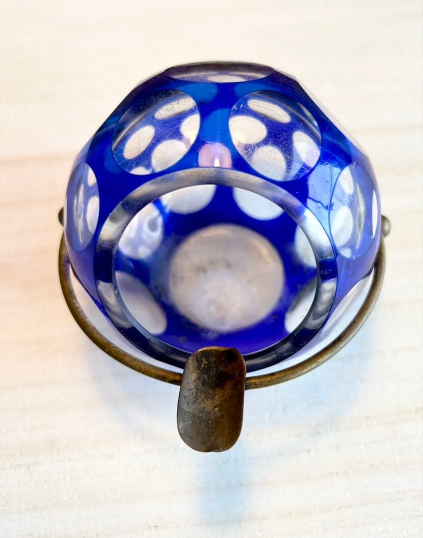 切子ガラス　藍色の灰皿　アンティーク