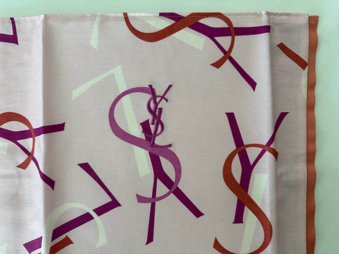 YSL イヴ・サンローラン 刺繍入りカバー2点セット