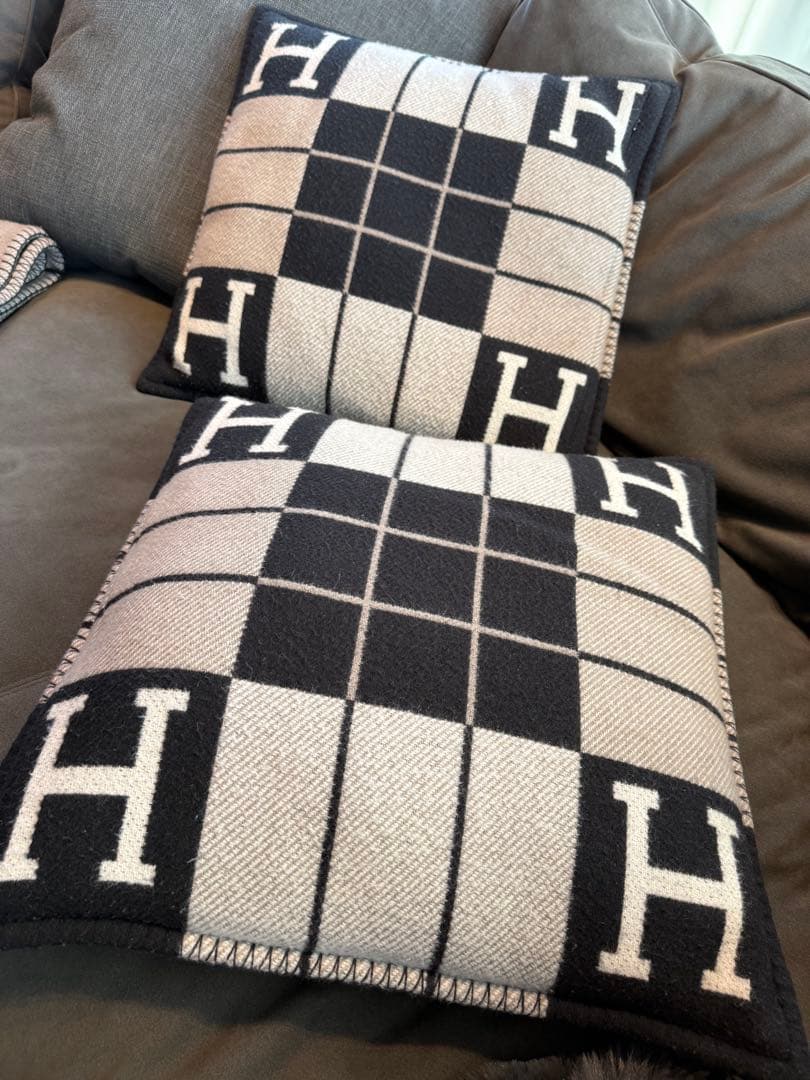 エルメスクッション 2個セット　アヴァロンⅢPM中古品