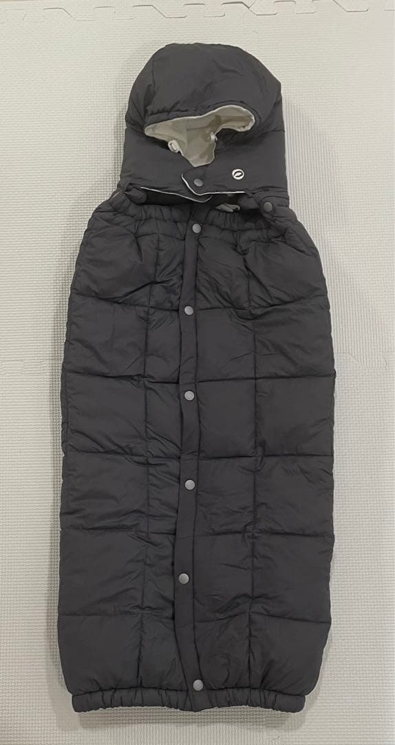 【美品・送料無料】グスケットKET　抱っこ紐　防寒　ケープ　ダウン