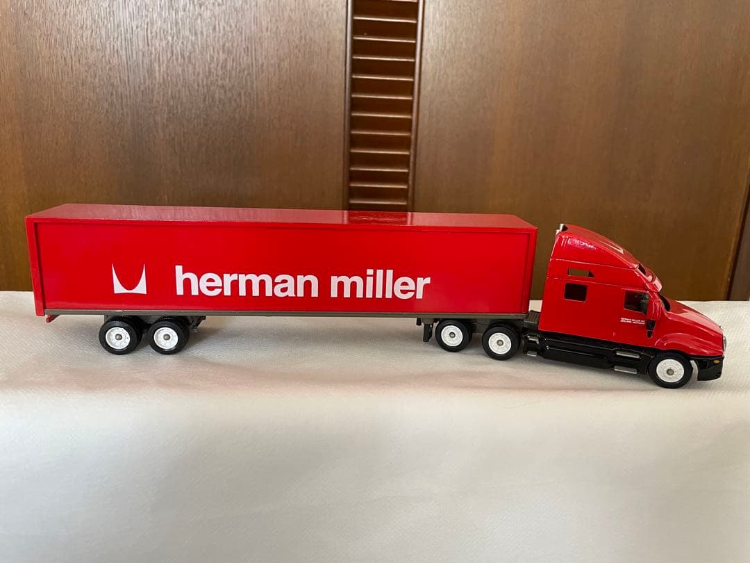 herman miller ハーマンミラー　トレーラー
