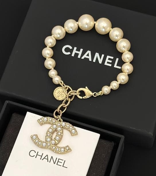 Louis Vuittonルイ・ヴィトン ダミエ　グラフィット エテュイモントル