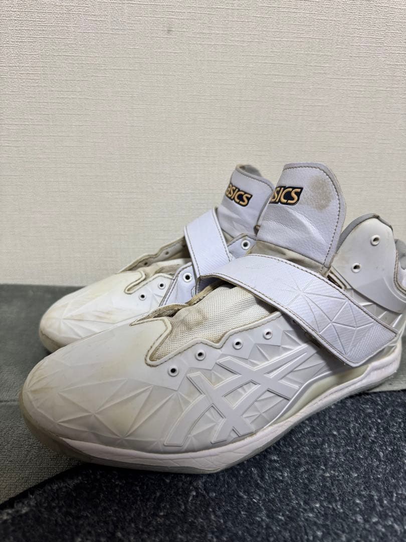 asics ホワイト スパイクシューズ