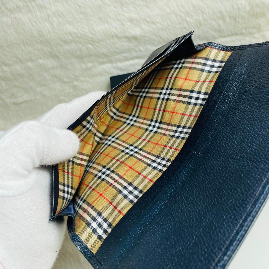 新品未使用　箱付レアBURBERRY 長財布　二つ折り　ノバチェックおしゃれ男女