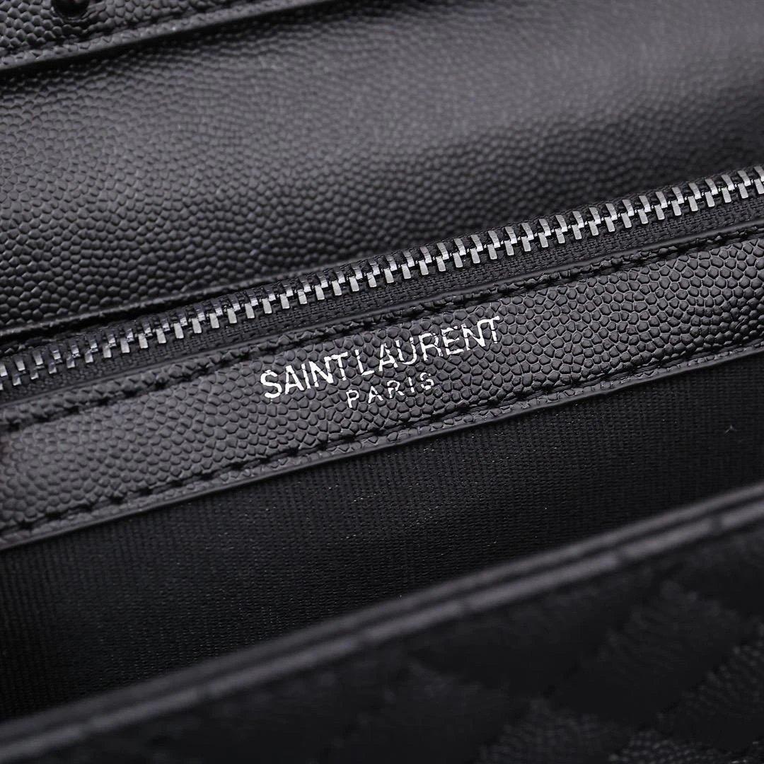 Envelope ブラック ショルダーバッグ