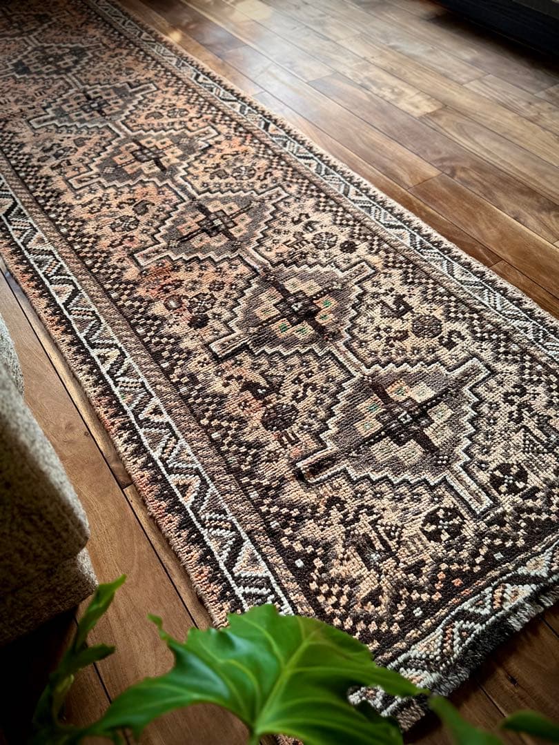 トライバルラグ　ヴィンテージラグ　カシュガイ族　シラーズ　ペルシャ絨毯　ランナー