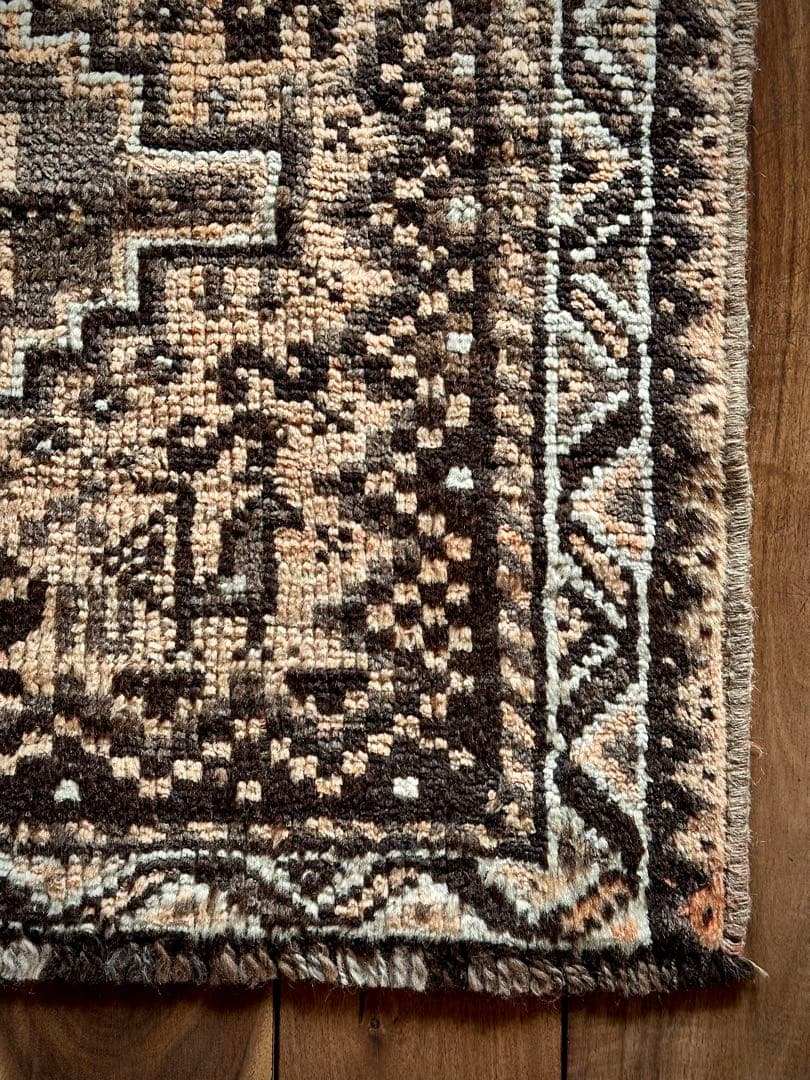 トライバルラグ　ヴィンテージラグ　カシュガイ族　シラーズ　ペルシャ絨毯　ランナー