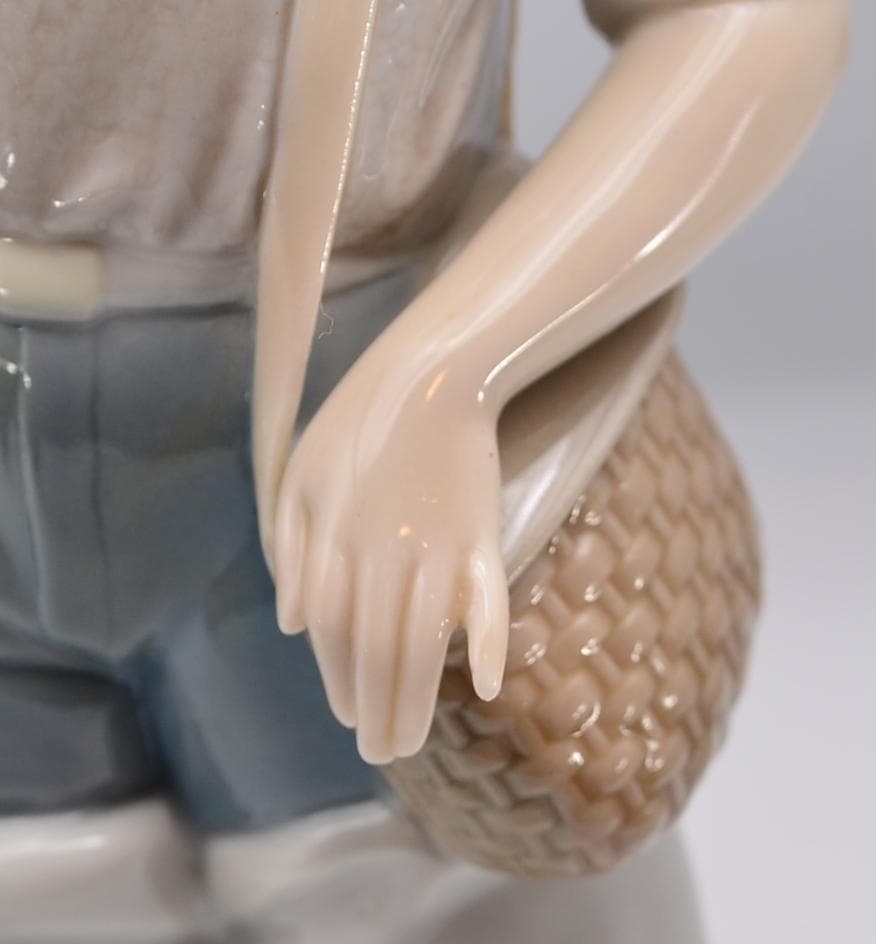 釣りに行く　＃4809　★リヤドロ　スペイン　ポーセリン　光沢仕上げ　舌背