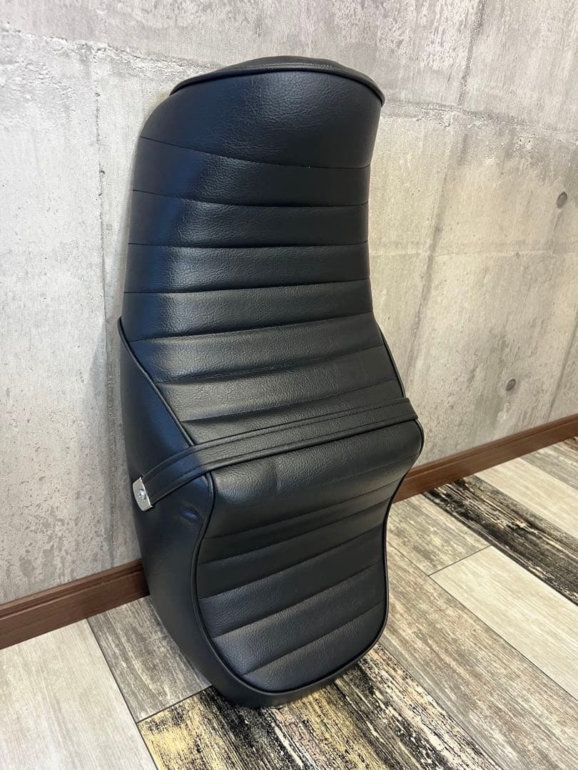 ゼファー750 純正シート　タックロール張替え