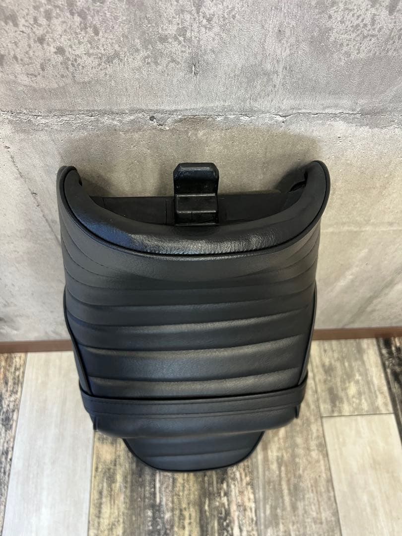 ゼファー750 純正シート　タックロール張替え