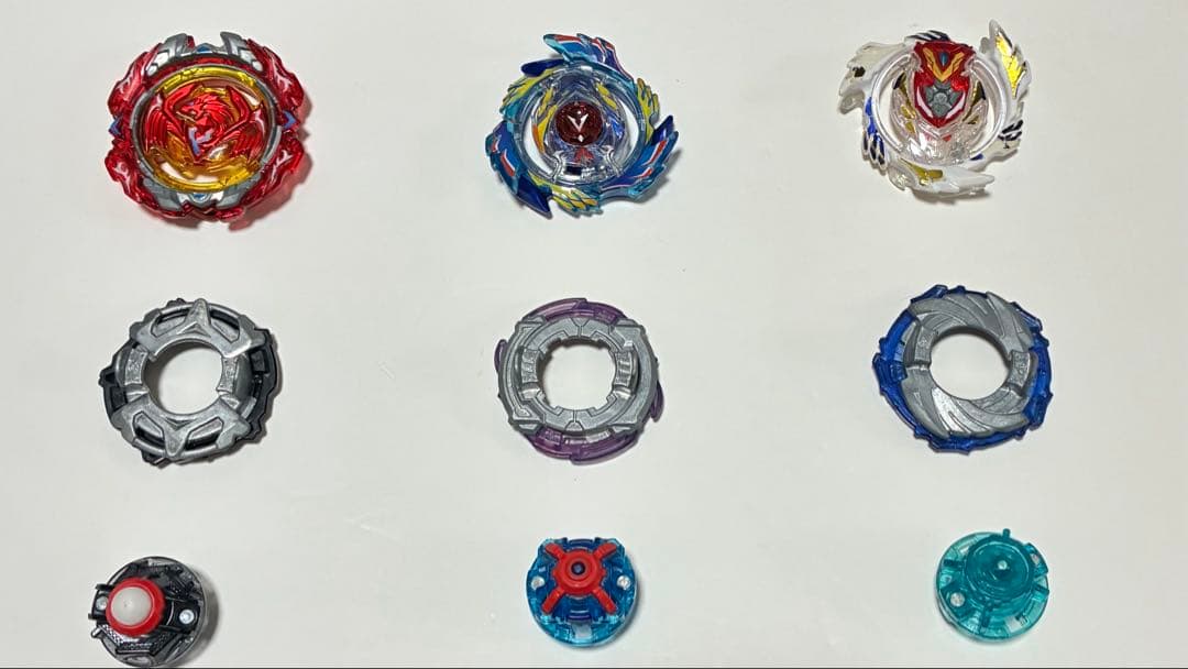 そ*そ様 ベイブレードバースト　ランチャー付き　合計21駒　引退品