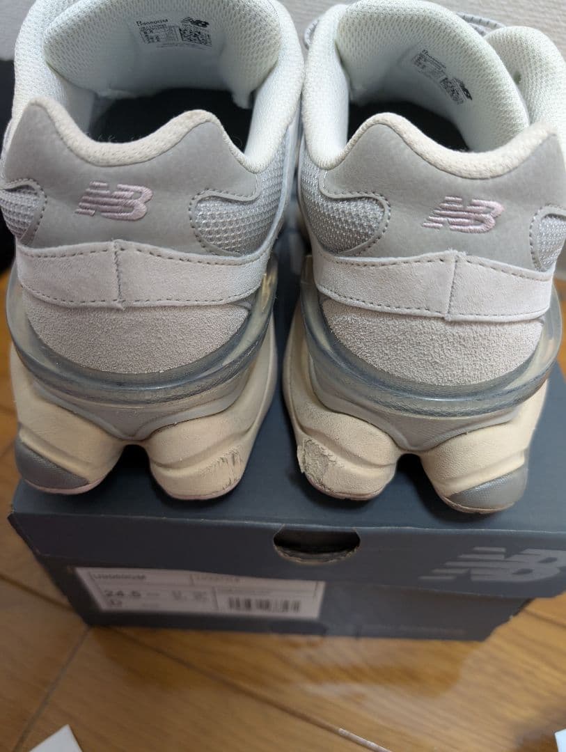 New Balance 9060 グレー スニーカー