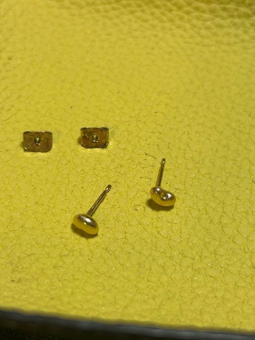 テイクアップセカンドピアス　K18ビーンズピアス