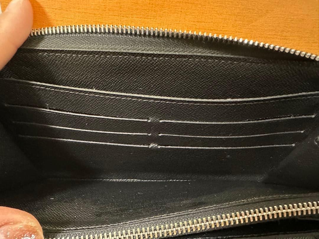 LOUIS VUITTONジッピーオーガナイザー ファスナー長財布