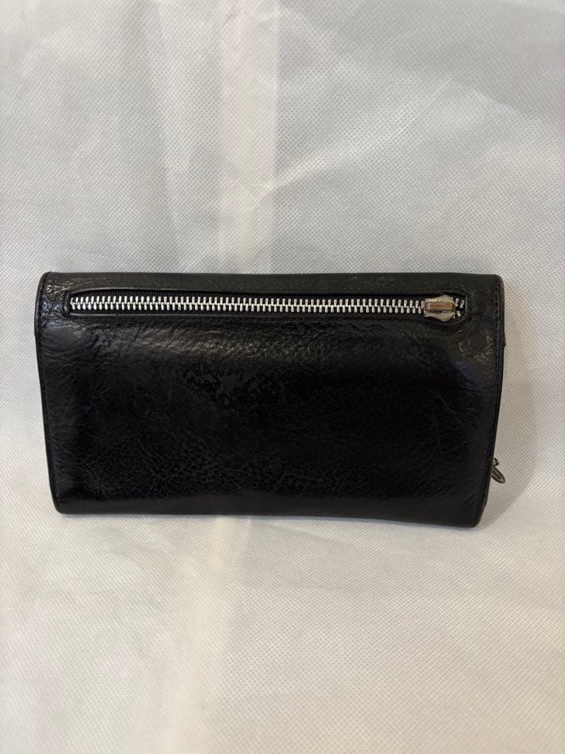 クロムハーツ グリーシー 黒の長財布 外側ファスナー付き