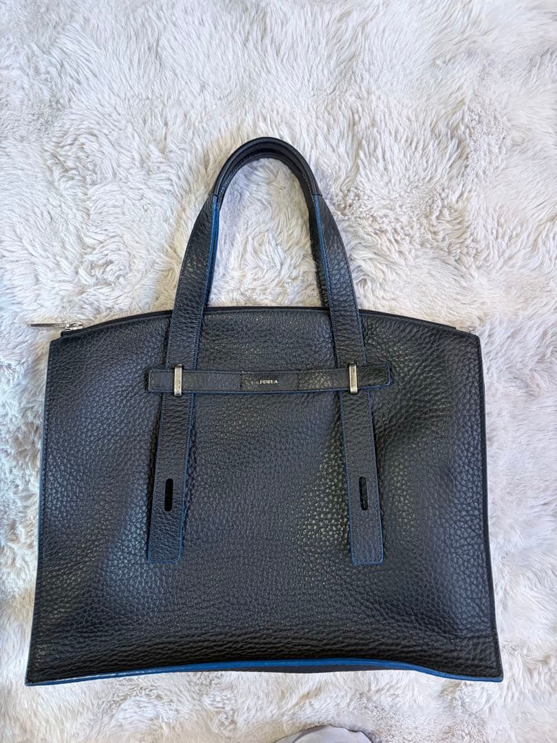 FURLA ブラックレザートートバッグ