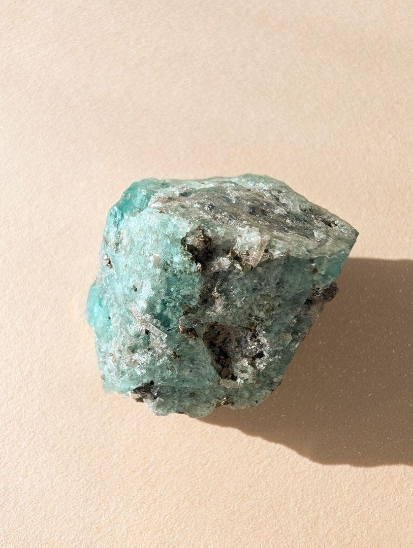 コロンビア産 エメラルド ベリル パイライト 鉱物標本 原石