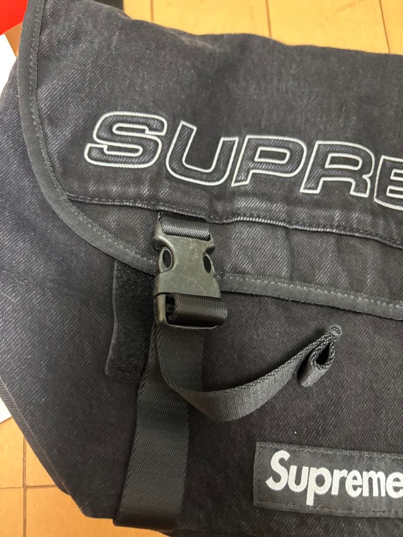 Supreme ブラック メッセンジャーバッグ
