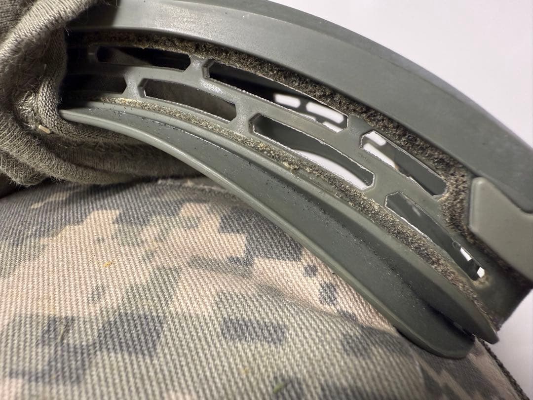 実物　米陸軍ヘルメット/ACUパターンカバー