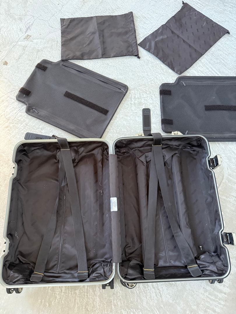 【貴重な4輪タイプ】RIMOWA キャリーケース トパーズ チタニウム　33L