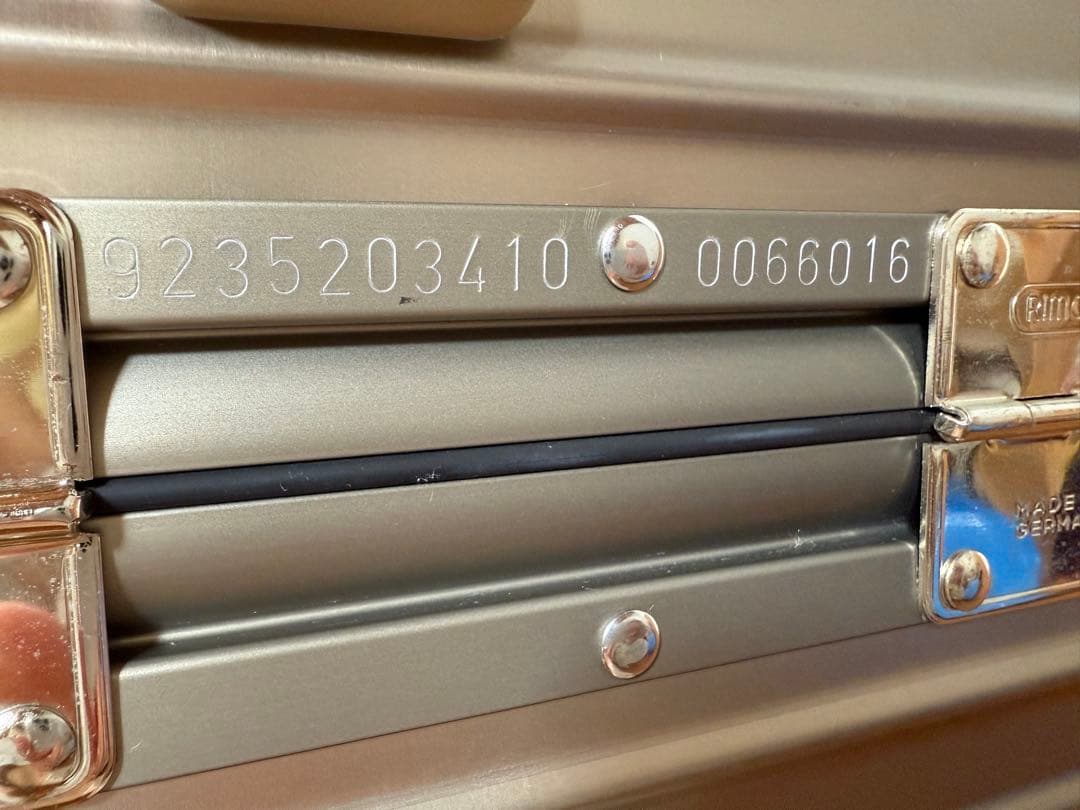 【貴重な4輪タイプ】RIMOWA キャリーケース トパーズ チタニウム　33L