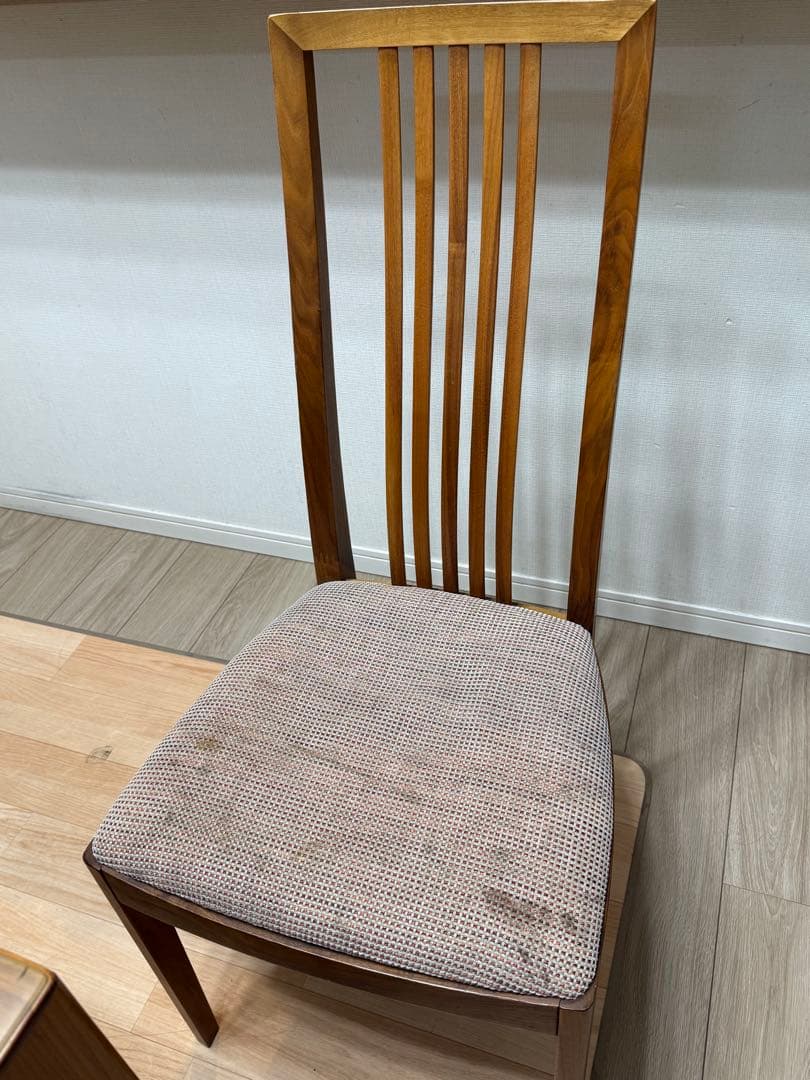 カリモク・ダイニングテーブルとチェア4脚セット　幅165cm