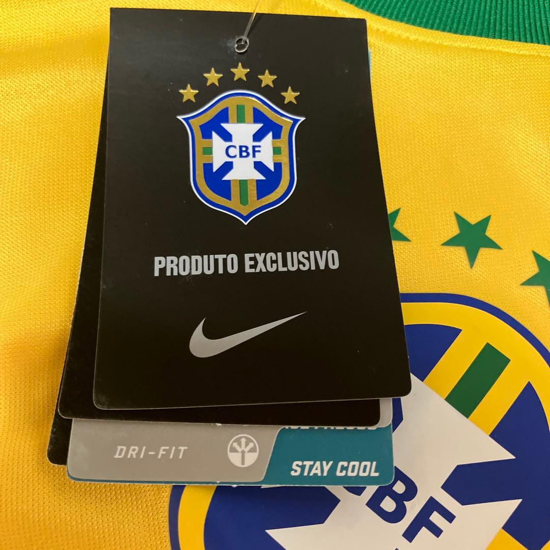 Nike製ブラジル代表シャツ 2014 ＳDri-FIT素材　ナイキ　サッカー