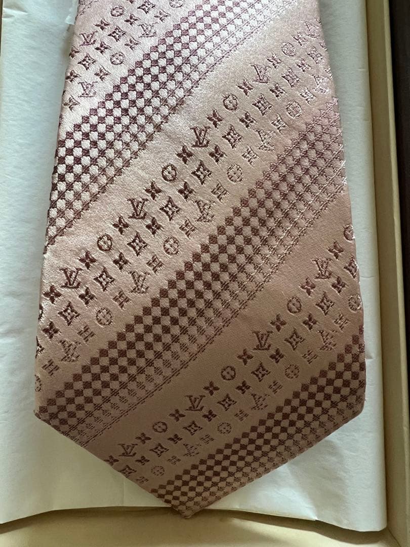 超メルカリ市特価★LOUIS VUITTON ネクタイ 箱なし★ピンク系