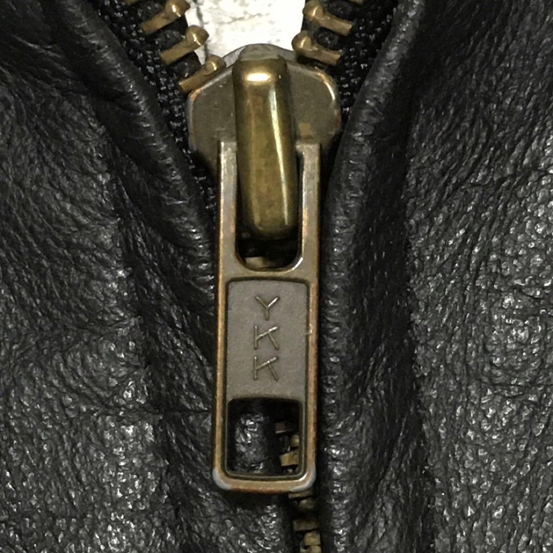 【個性派古着】デザイン革ジャン　牛革　ツヤあり　黒　短丈　ファスナー式　メンズM