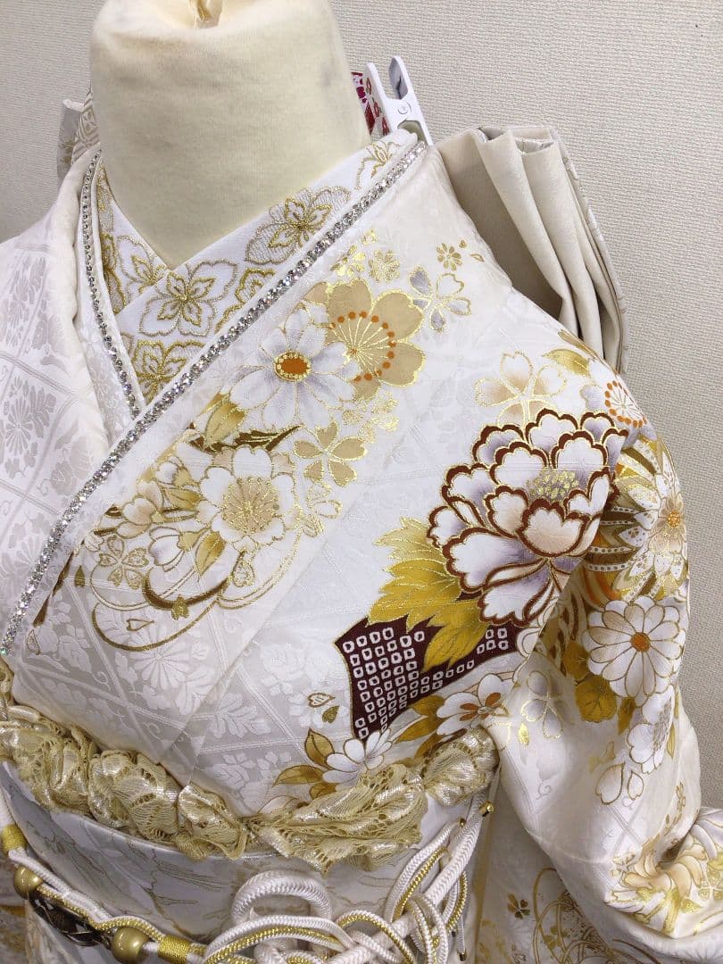 【157~170センチぐらいの方が適応サイズ】振袖フルセット　白×金と緑