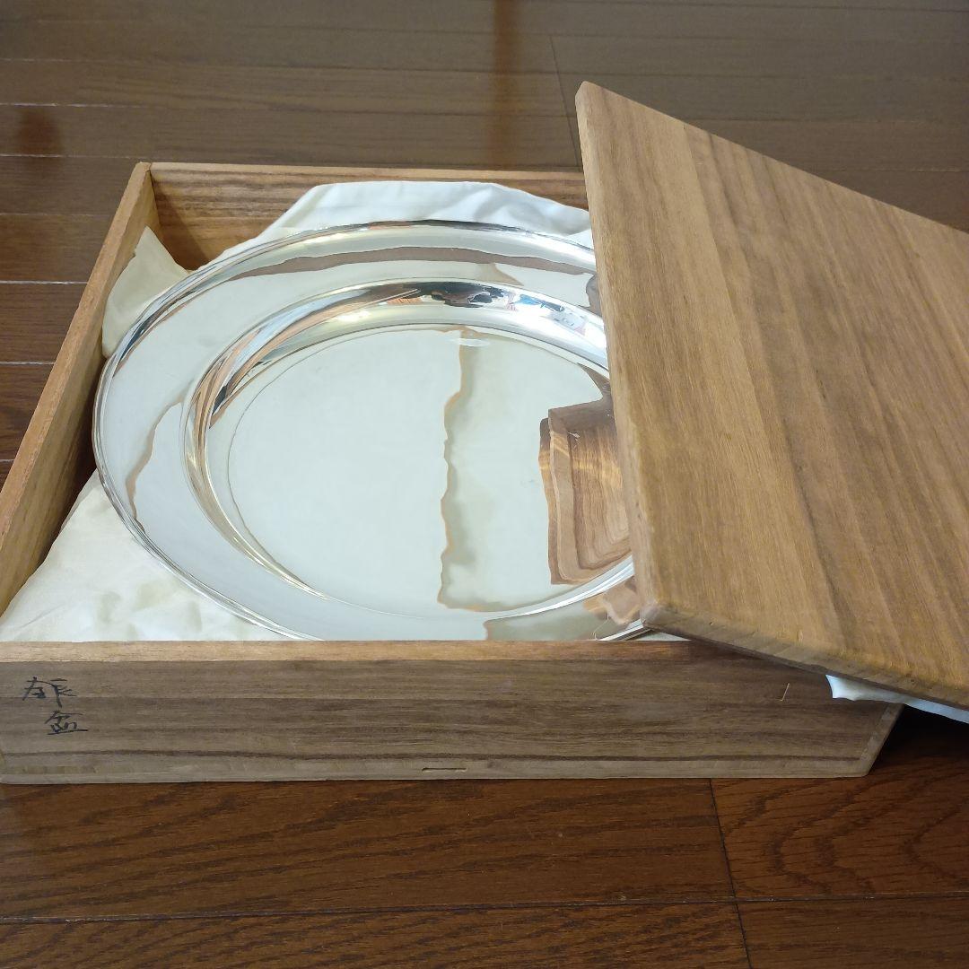 銀製円形盆　 鏡面仕上げ 2枚　木箱入り　直径30.5cm