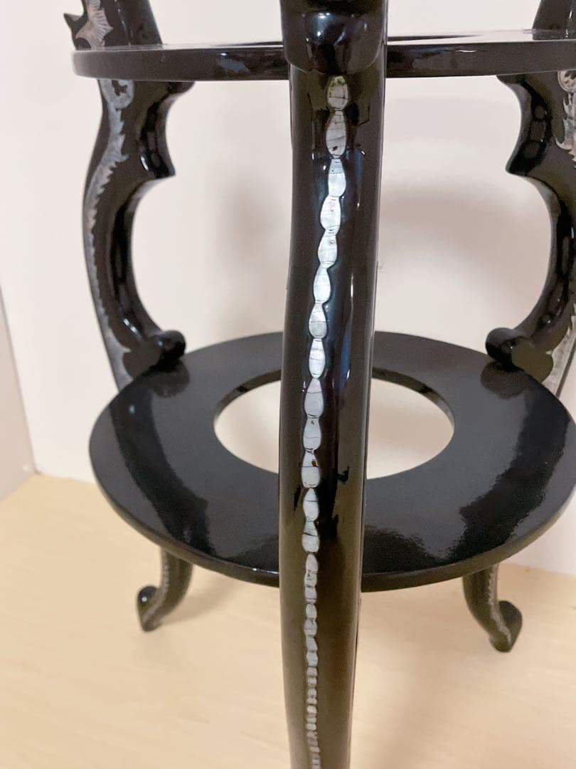 アンティーク調　飾り棚　花台　猫脚　螺鈿細工　サイドテーブル