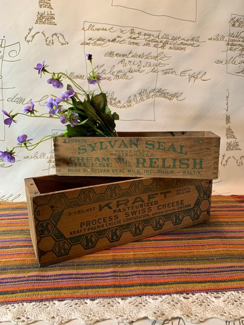 フランス製　アンティーク　フォントが可愛い小さな木製の小物入れ2個セット！