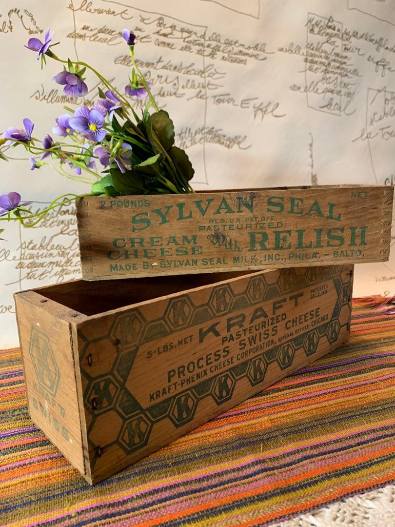 フランス製　アンティーク　フォントが可愛い小さな木製の小物入れ2個セット！