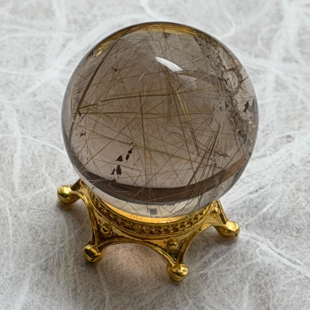 金運アップ（虹入り）◇ゴールドルチルクォーツ◇丸玉　約24㎜