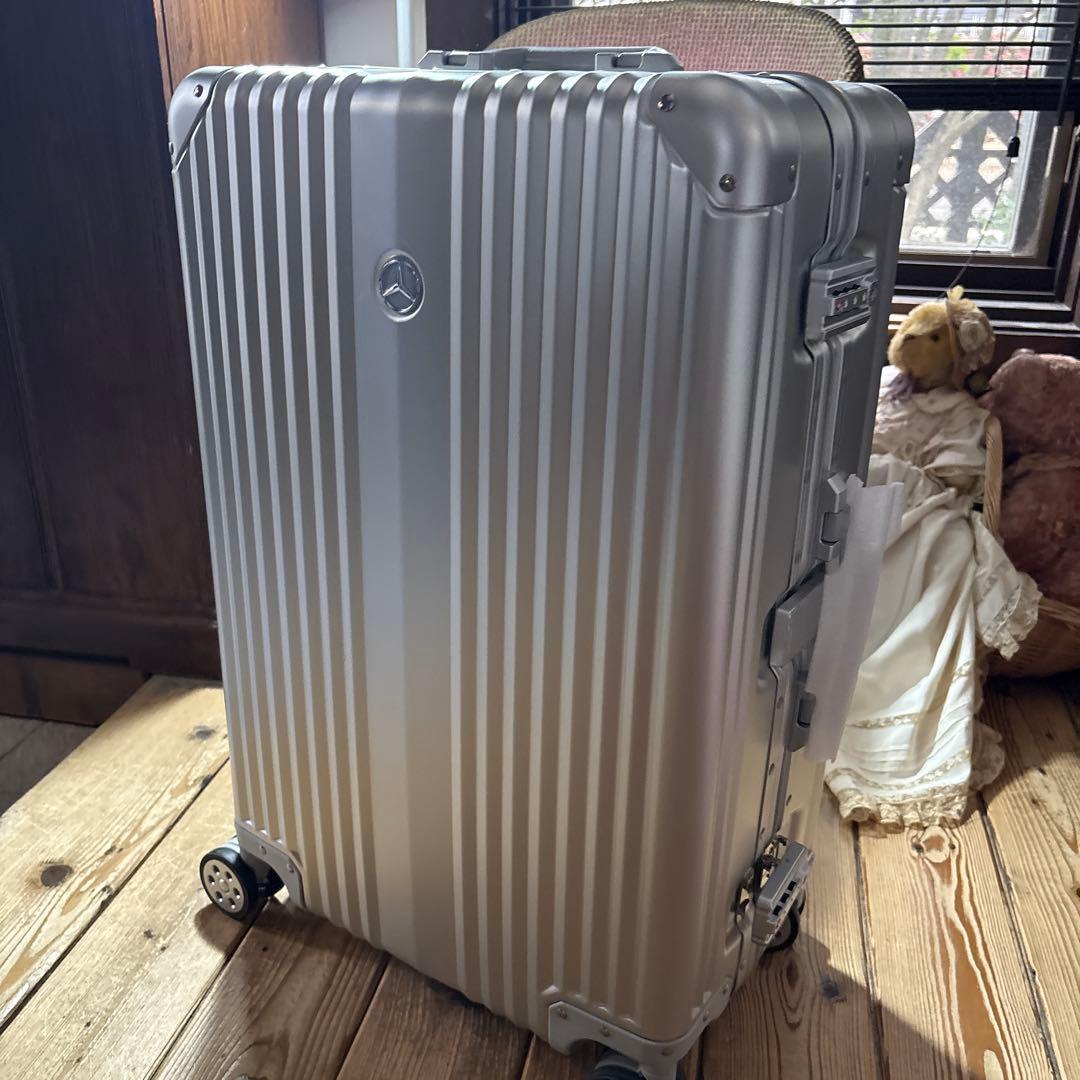 非売品　メルセデスマークのスーツケース