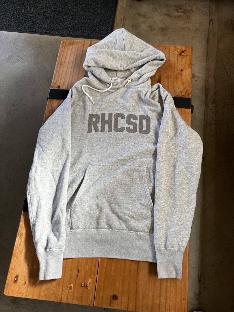 RHC RHCDロゴ グレー パーカー　スタンダードカリフォルニア