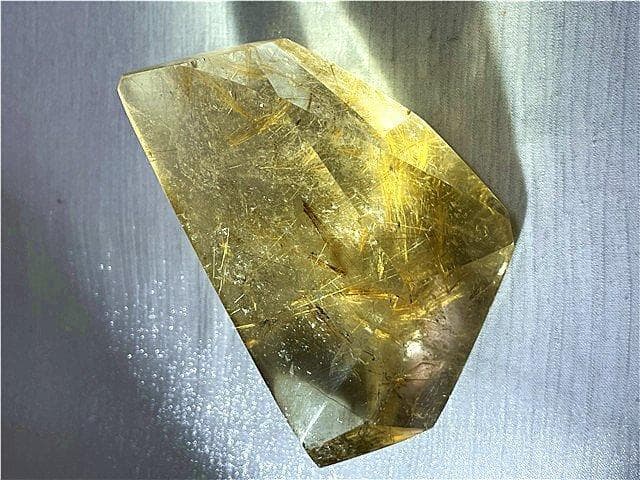 AAA級天然ゴールドルチルクォーツ原石YT7P3/400P07D