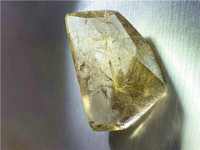 AAA級天然ゴールドルチルクォーツ原石YT7P3/400P07D