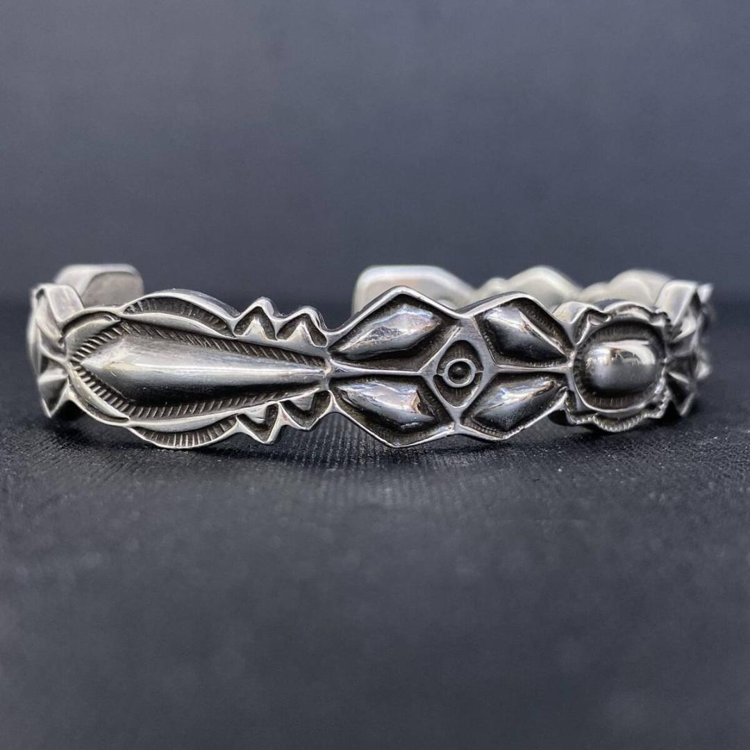 美品 NAVAJO RAY ADAKAI シルバー インサイドスタンプ バングル