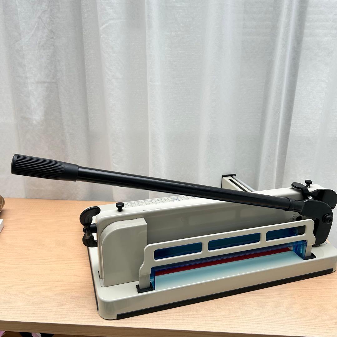 【新品 替刃・受木 付き】HFS(R) A4 ペーパーカッター 大型裁断機