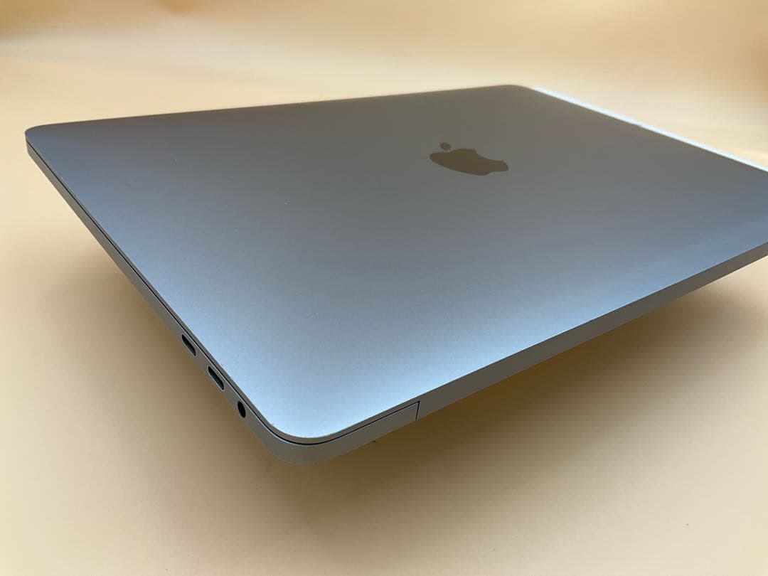 Macbook Pro 2020 13インチ Core-i7 32GB/1TB