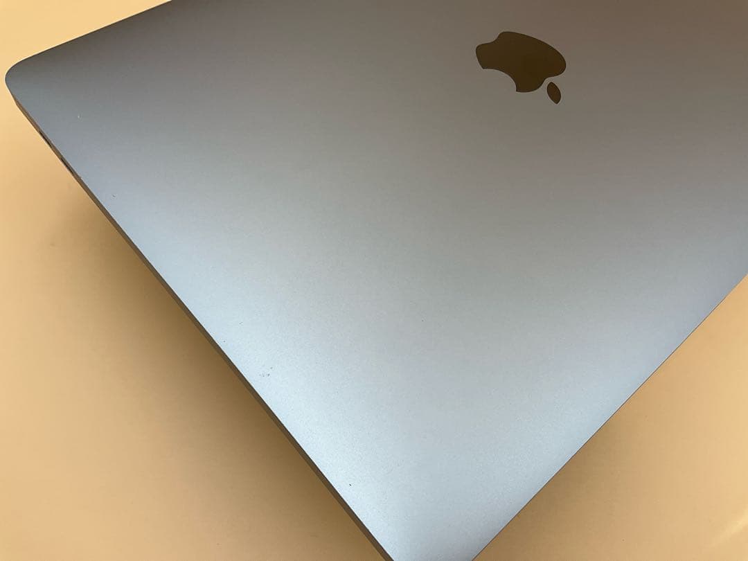 Macbook Pro 2020 13インチ Core-i7 32GB/1TB