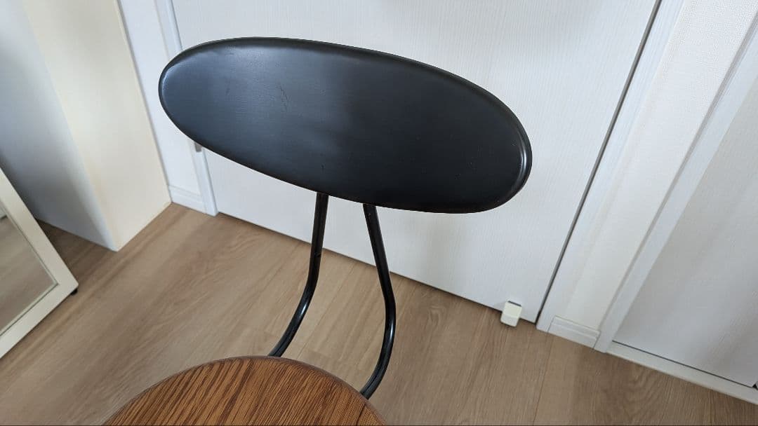 【DISTRICT EIGHT】ガレット ロースツール バックレスト付　椅子